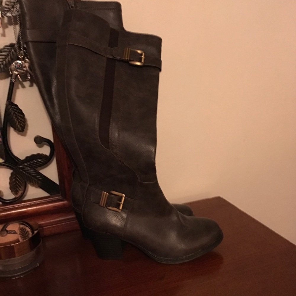 Boots - Picture 2 of 6