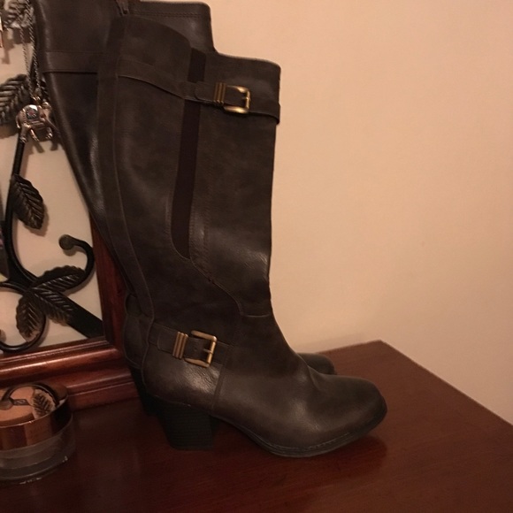 Boots - Picture 2 of 6