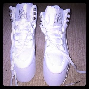 YRU Qozmo Hi-White Platform sneakers Size 7