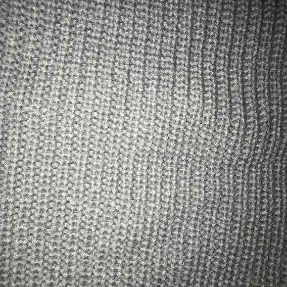 SALE‼️ Gray Cold-Shoulder Knit Sweater - Picture 5 of 5