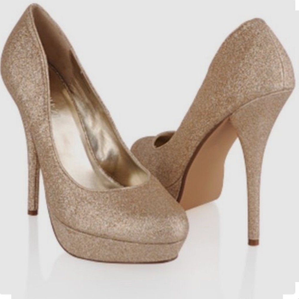 Forever 21 Gold Sparkly Glitter Pumps