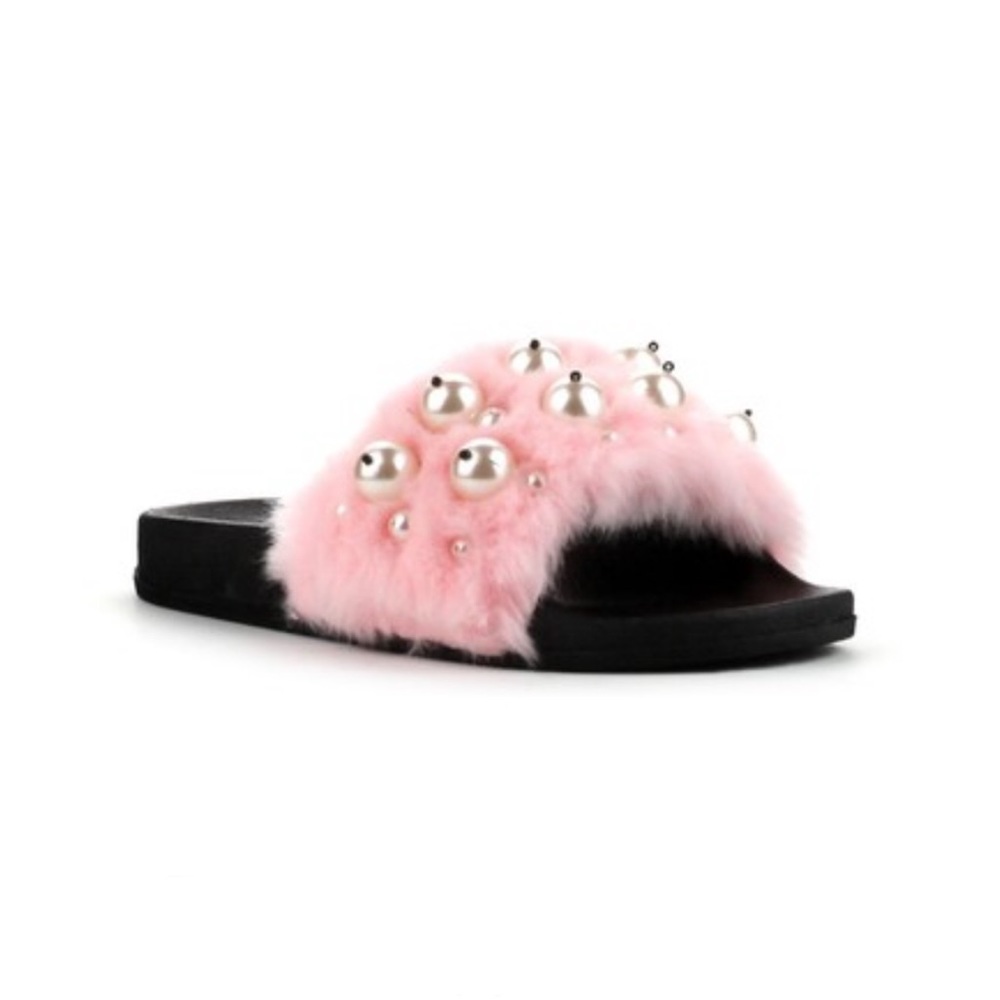Cape Robbin fur sandals
