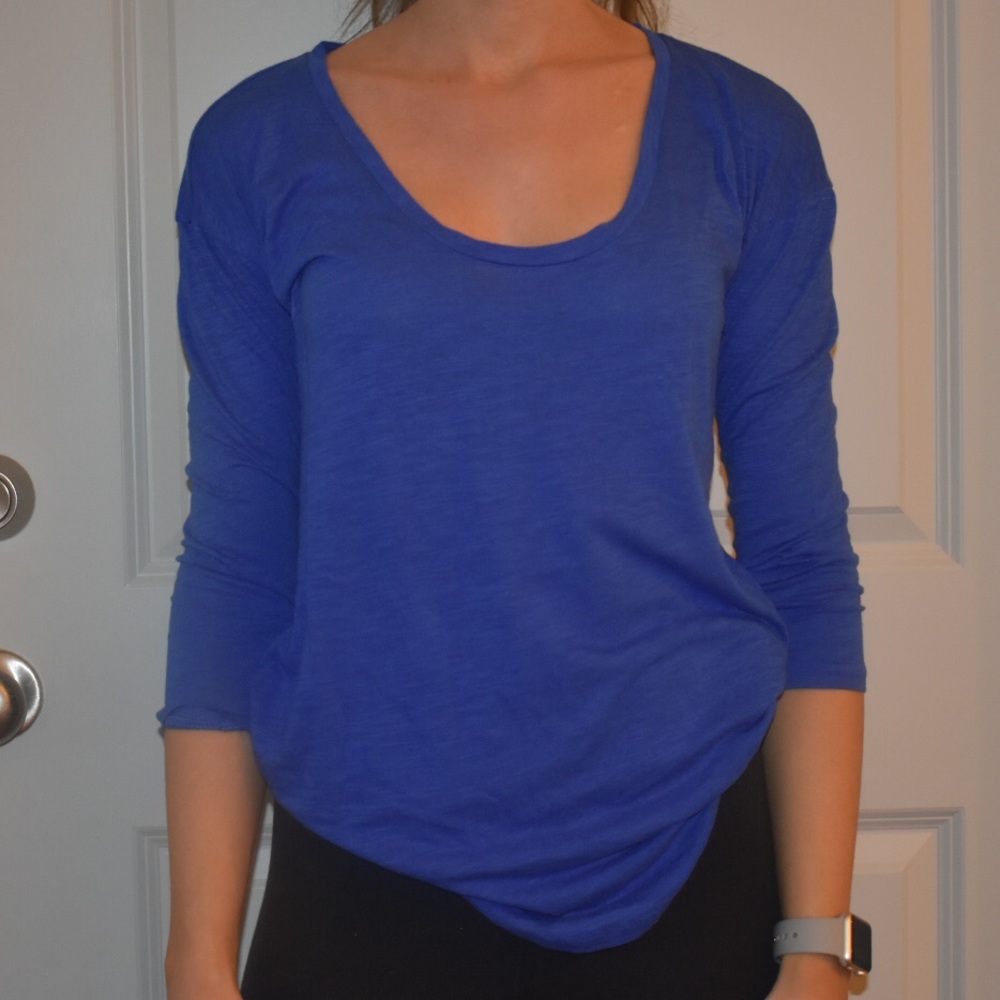 Scoop neck Tee