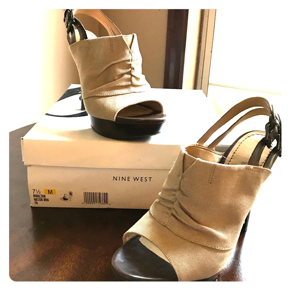 Nine West Natural/Dark Brown heels. Size 7 1/2