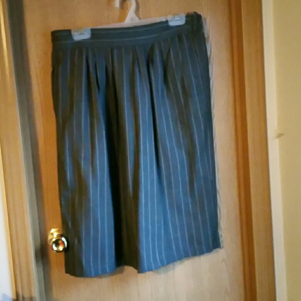 Gray pinstripe pencil skirt
