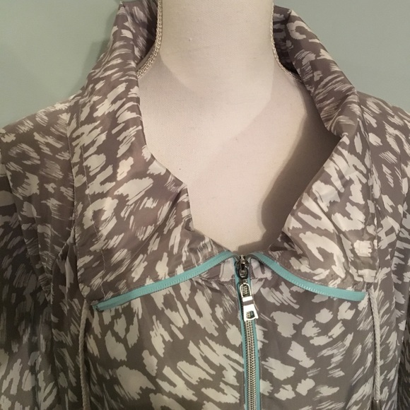 Windbreaker - Picture 2 of 5