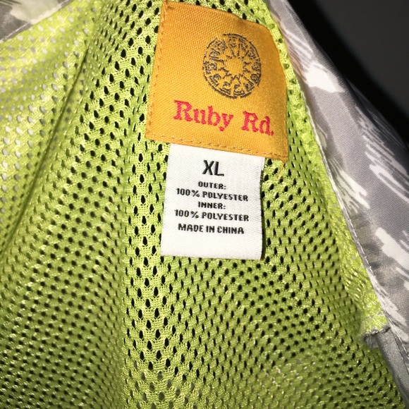 Windbreaker - Picture 5 of 5