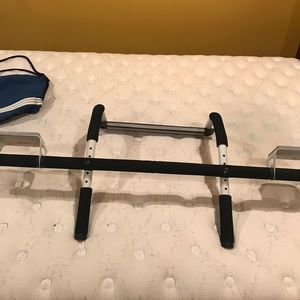 Protect Fitness pull up bar