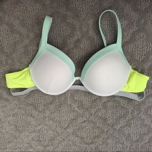 Victoria's Secret Swim Top 34C, only worn once!