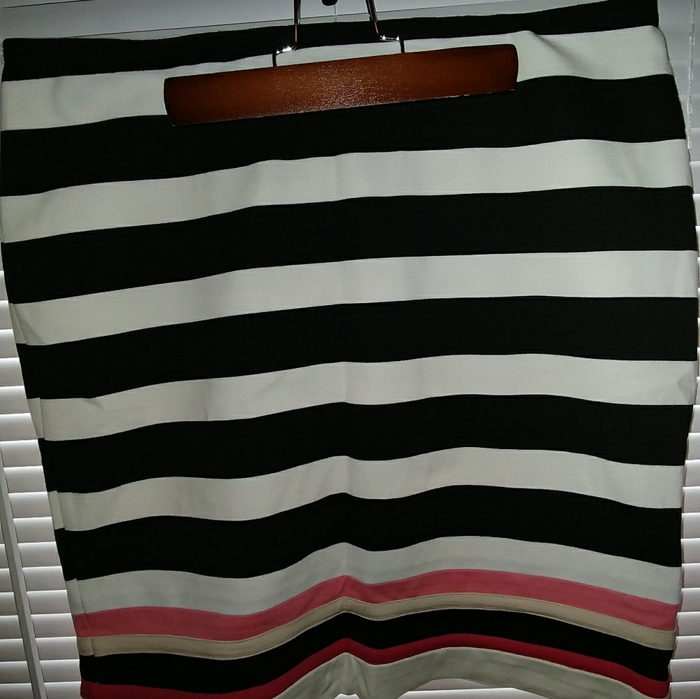 White house black market skirt