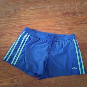 Sport short with drawstring and built in panty