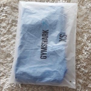 3 Gym shark seamless crops