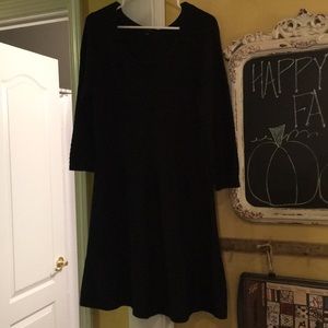 Jessica Simpson black dress