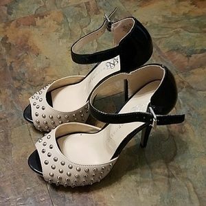 Beige and black heels size 6