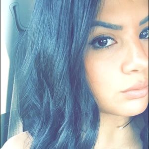 Meet your Posher, Dania