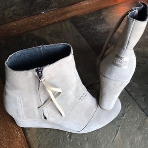Toms wedge booties