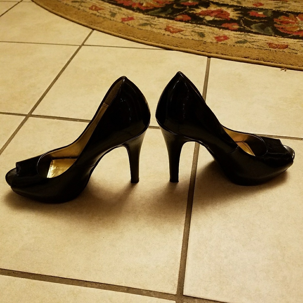 Peep toe heels
