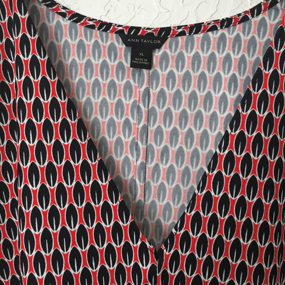 Ann Taylor sleeveless blouse - Picture 3 of 3