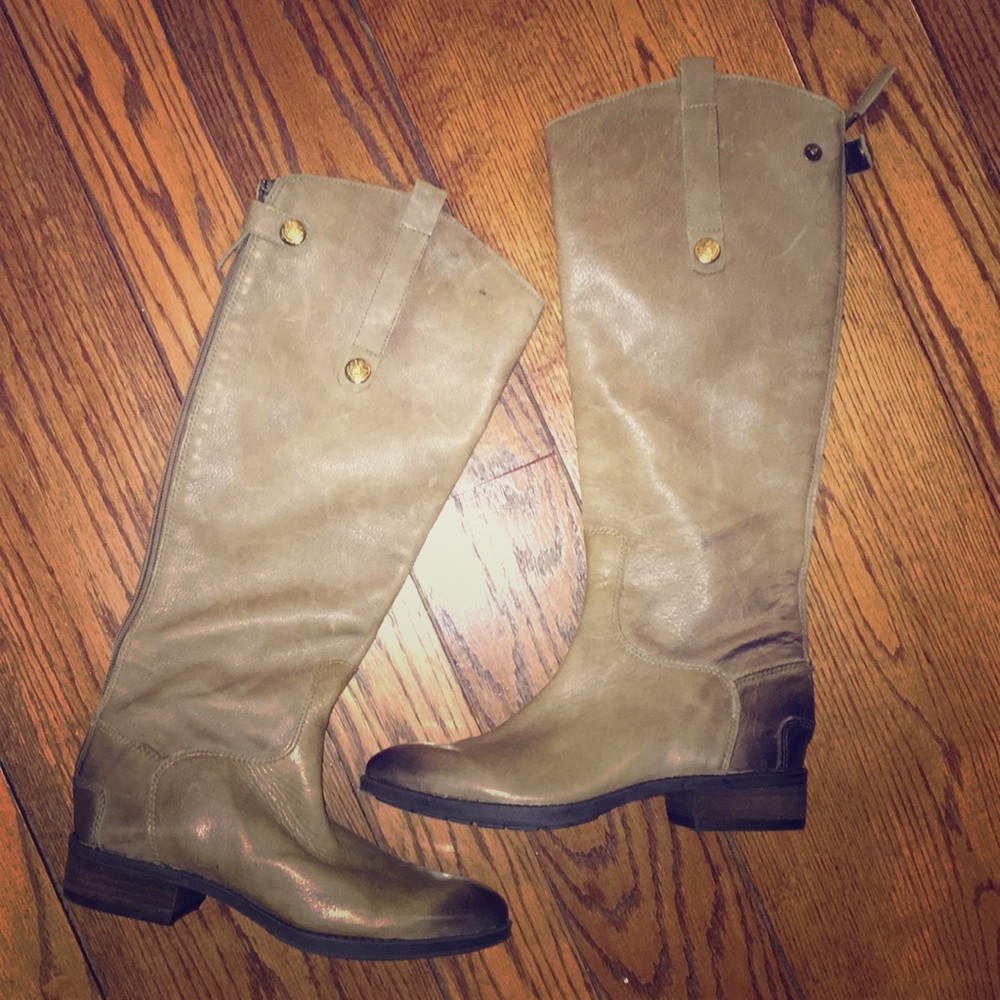 NWT Boots