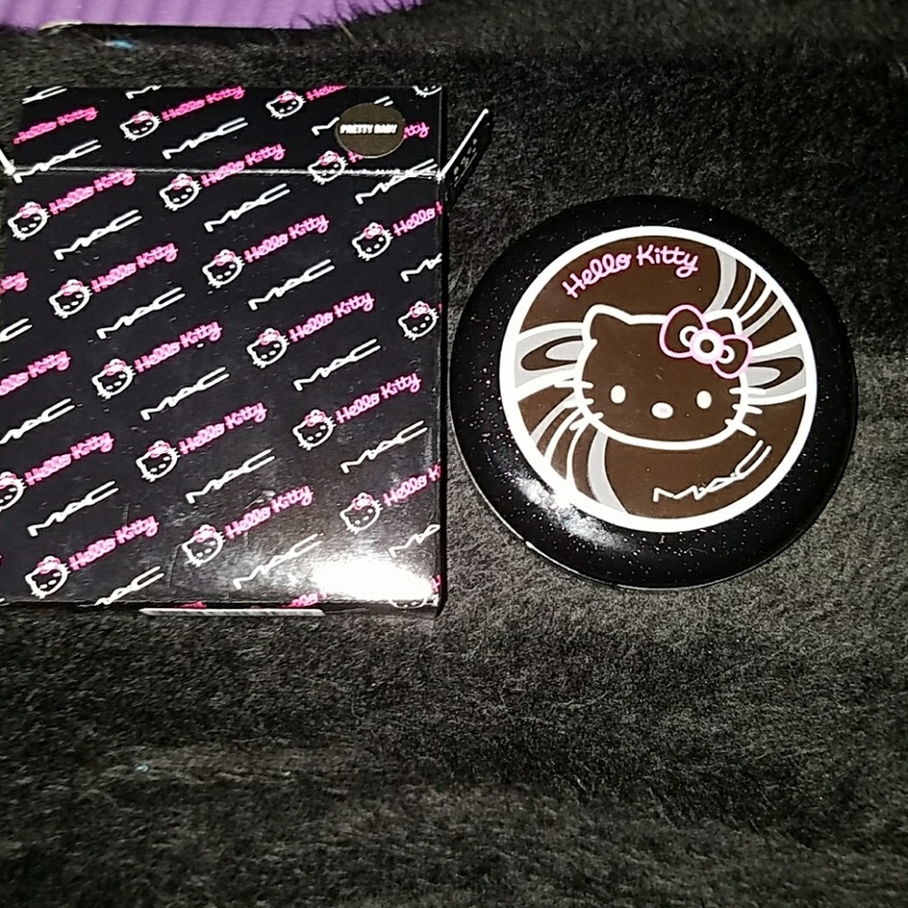 Hello kitty beauty powder