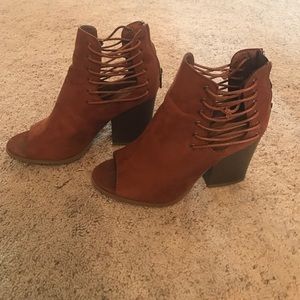 Very fashionable ankle boots!