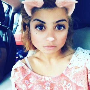 Meet your Posher, Raquel