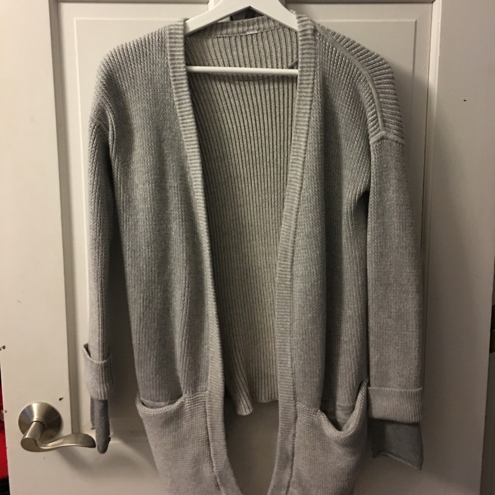 EUC Lululemon Sweater Grey excellent! Size 6
