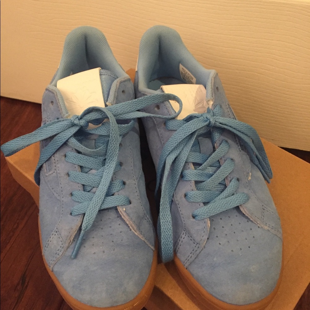 Classic Reebok’s - Picture 3 of 4