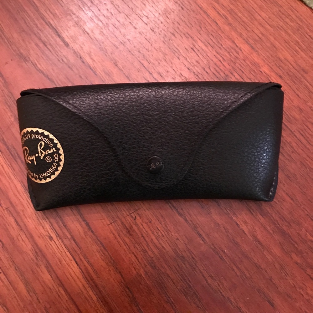 Ray-Ban Case Black EUC
