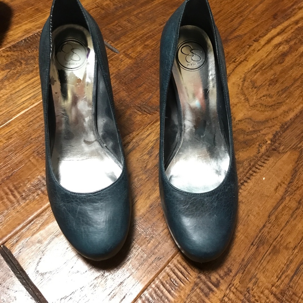 Jessica Simpson high heel