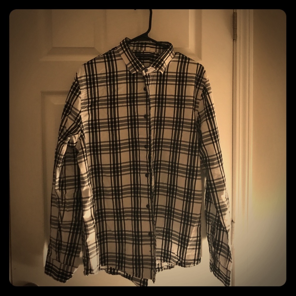 Casual Button down shirt Black and White