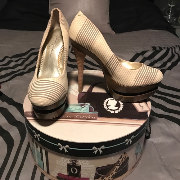 Size 8 Jessica Simpson Beige&Brown Textured Heels - Picture 1 of 4