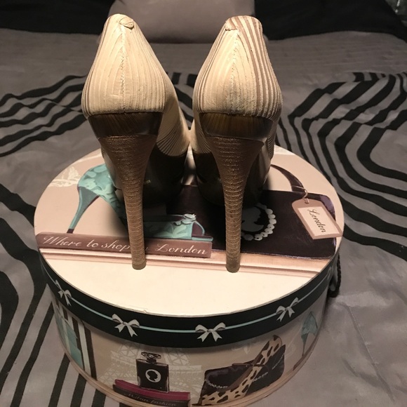 Size 8 Jessica Simpson Beige&Brown Textured Heels - Picture 2 of 4