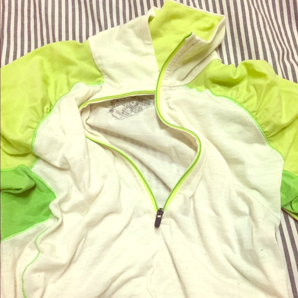 Women's Patagonia Zip Top Size Small