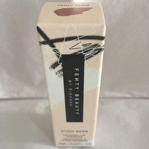 Fenty beauty gloss bomb.