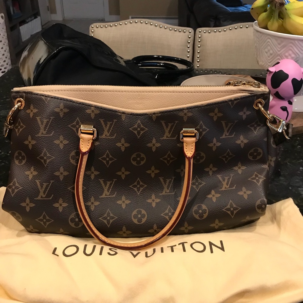 Authentic Louis Vuitton Pallas MM