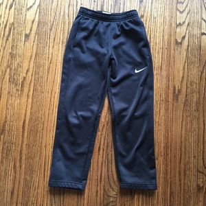Boys therma-fit Nike athletic pants Size 7