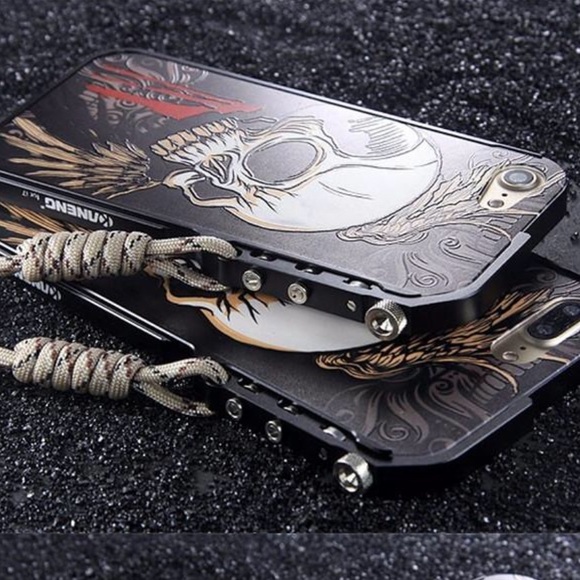 iPhone 7 Plus Unique & Trendy Metal 3D Skull Case - Picture 3 of 8