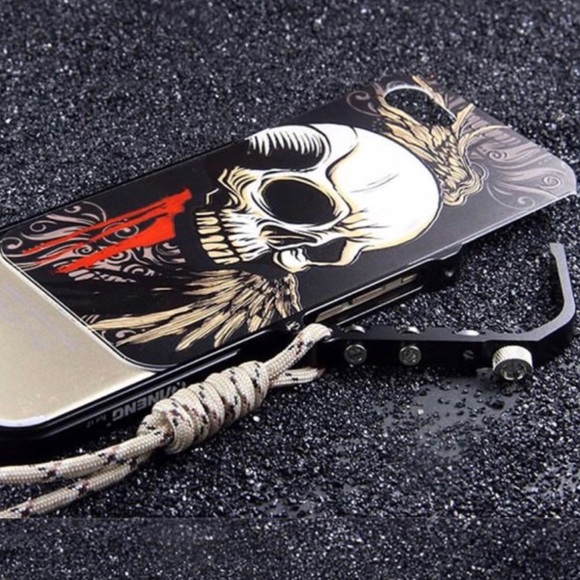 iPhone 7 Plus Unique & Trendy Metal 3D Skull Case - Picture 2 of 8