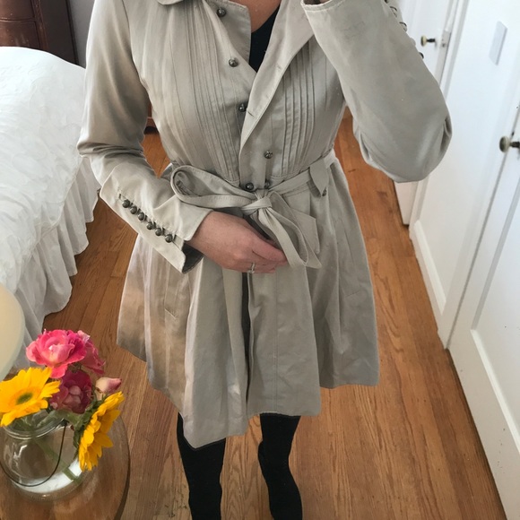 Women's Trench Coat - Picture 2 of 7
