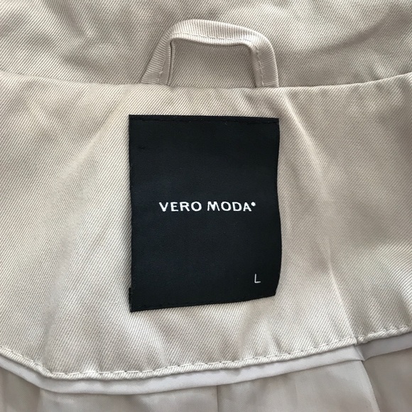 Women's Trench Coat - Picture 4 of 7