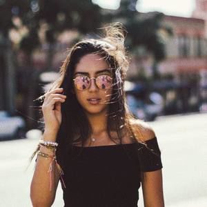 Meet your Posher, Valeria