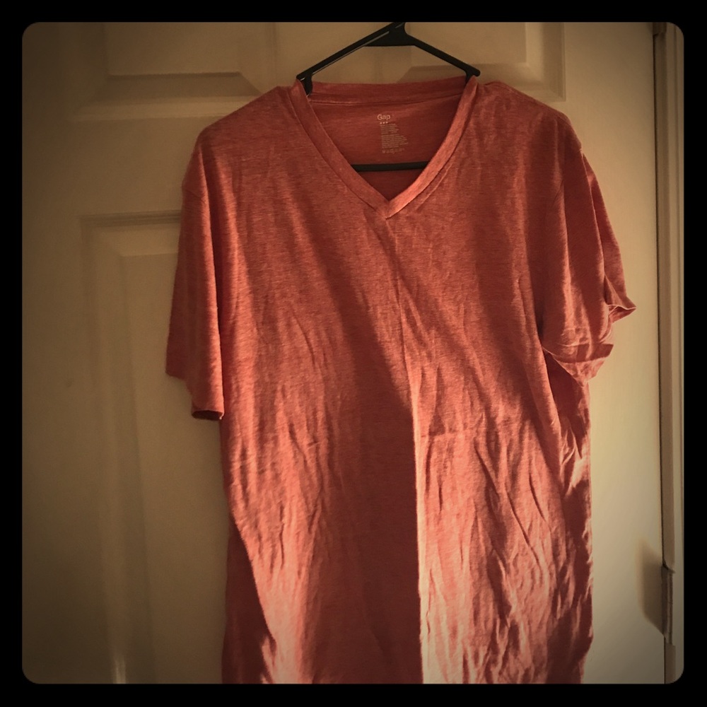 Large GAP t-shirt red v neck