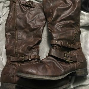 Carlos Santana wide calf boots