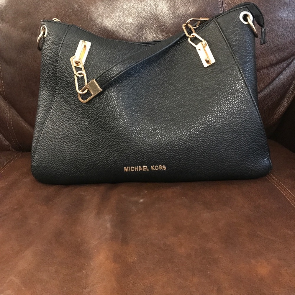 Black Micheal Kors purse
