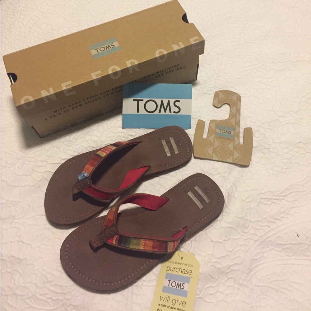Brand new in box TOMS Solana Flip Flop