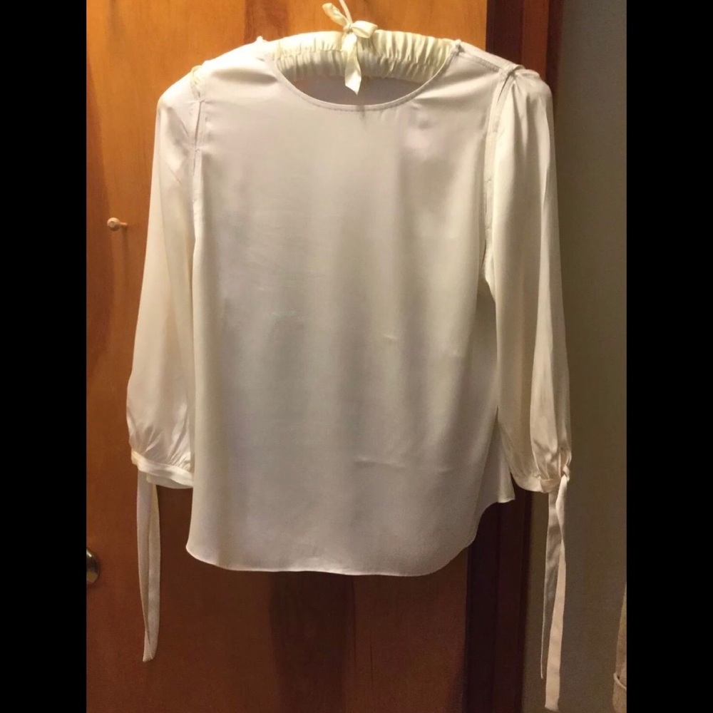 Elie Tahari Ivory Silk Top