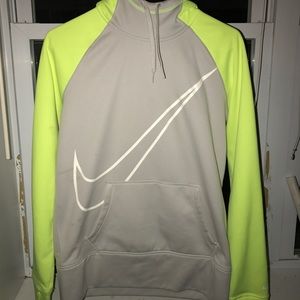 Women's Nike Therma Pullover Sweatshirt SIZE: M