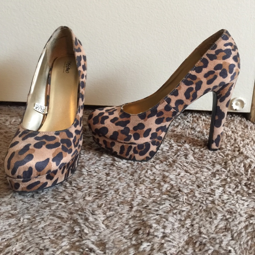 Leopard heels