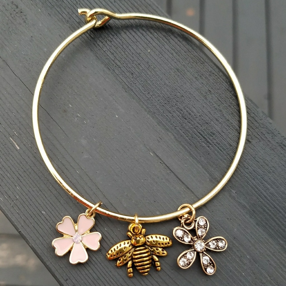 New bee bracelet, flower bracelet, pink bracelet - Picture 1 of 4